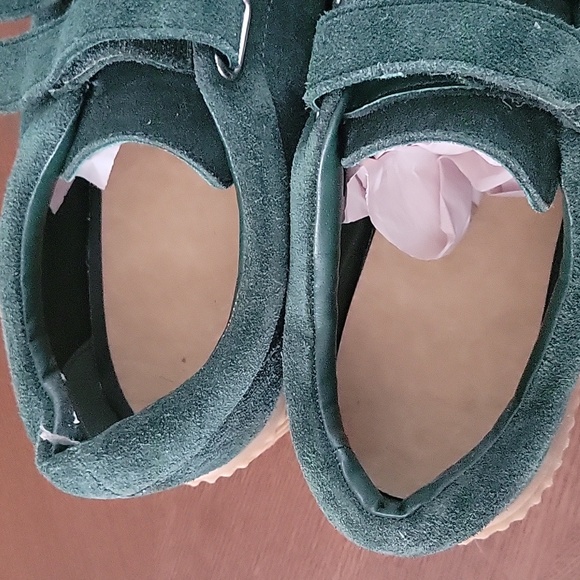 UO Suède Velcro Sneakee - Picture 3 of 6